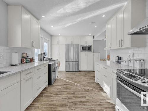 9823 156 Avenue, Edmonton, AB - Indoor Photo Showing Kitchen With Upgraded Kitchen