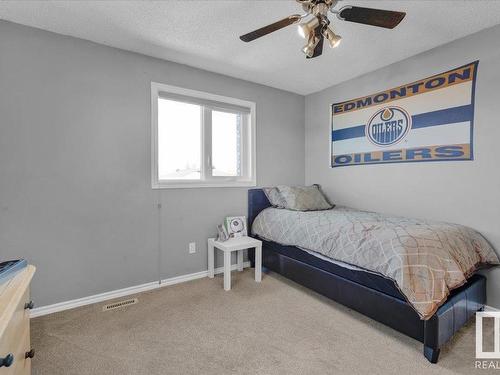 9823 156 Avenue, Edmonton, AB - Indoor Photo Showing Bedroom