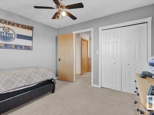 9823 156 Avenue, Edmonton, AB - Indoor Photo Showing Bedroom