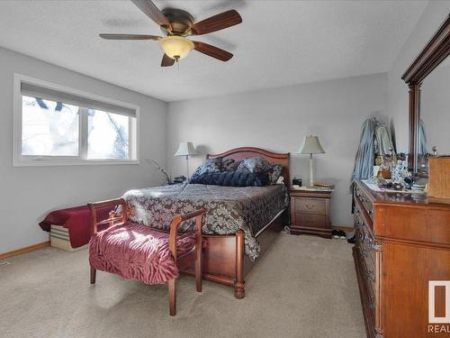 9823 156 Avenue, Edmonton, AB - Indoor Photo Showing Bedroom