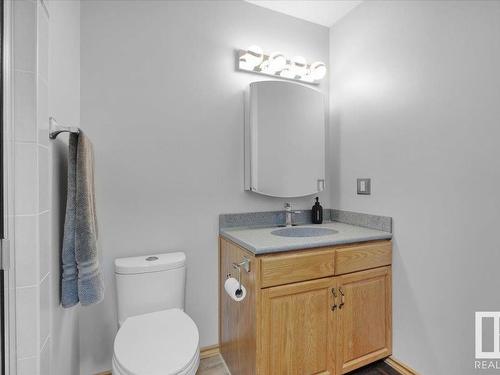 9823 156 Avenue, Edmonton, AB - Indoor Photo Showing Bathroom