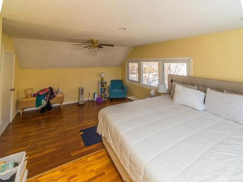 10819 138 Street, Edmonton, AB - Indoor Photo Showing Bedroom