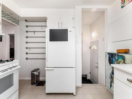 11137 51 Street, Edmonton, AB - Indoor Photo Showing Kitchen