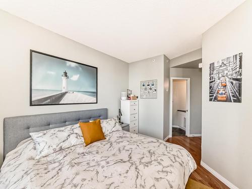 504 10504 99 Avenue, Edmonton, AB - Indoor Photo Showing Bedroom