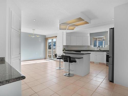 950 Burrows Crescent, Edmonton, AB - Indoor Photo Showing Kitchen