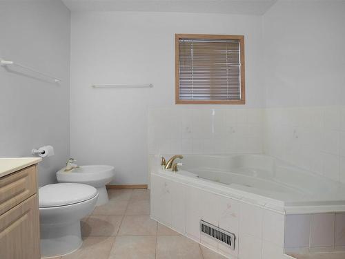 950 Burrows Crescent, Edmonton, AB - Indoor Photo Showing Bathroom