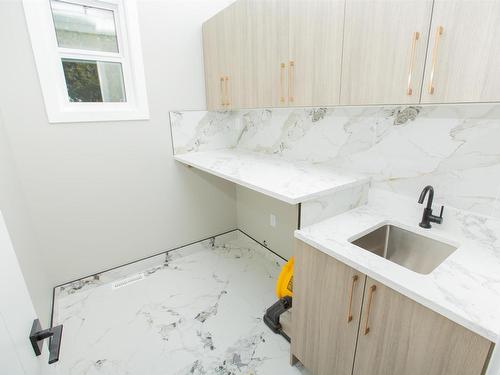 9654 76 Avenue, Edmonton, AB - Indoor Photo Showing Kitchen