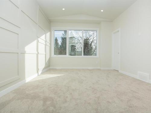 9654 76 Avenue, Edmonton, AB - Indoor Photo Showing Other Room