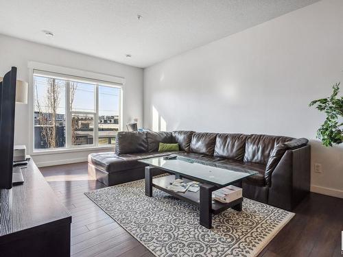 209 10518 113 Street, Edmonton, AB - Indoor Photo Showing Living Room