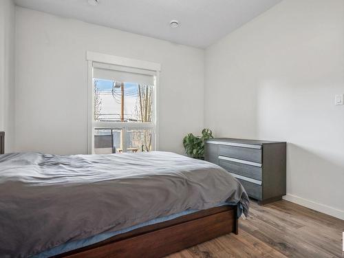 209 10518 113 Street, Edmonton, AB - Indoor Photo Showing Bedroom