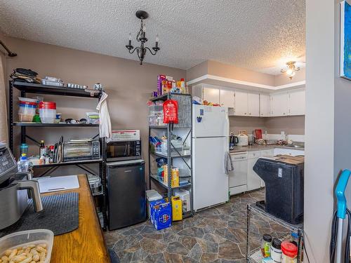 110 16428 109 Street, Edmonton, AB - Indoor Photo Showing Kitchen