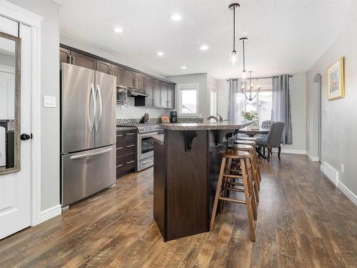 1640 57 Street, Edmonton, AB - Indoor Photo Showing Kitchen With Upgraded Kitchen