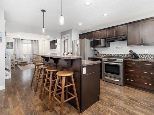 1640 57 Street, Edmonton, AB - Indoor Photo Showing Kitchen With Upgraded Kitchen