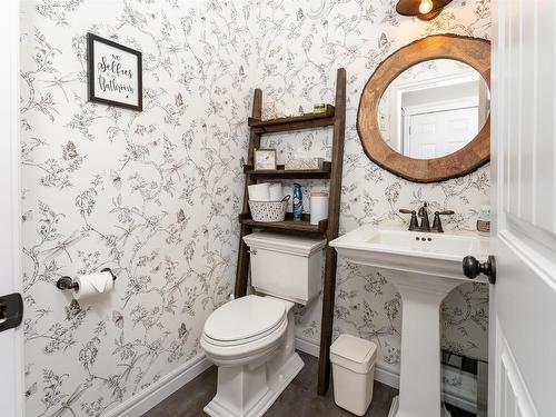 1640 57 Street, Edmonton, AB - Indoor Photo Showing Bathroom