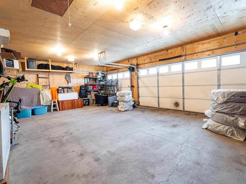 1640 57 Street, Edmonton, AB - Indoor Photo Showing Garage