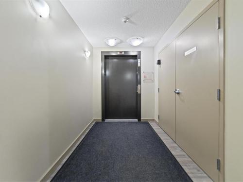 402 1510 Watt Drive, Edmonton, AB - Indoor Photo Showing Other Room