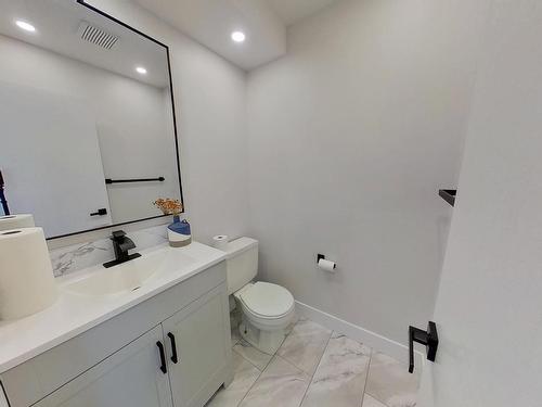 15310 121 Street, Edmonton, AB - Indoor Photo Showing Bathroom