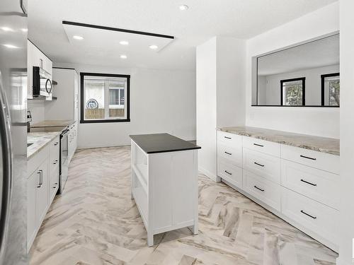 2432 117 Street, Edmonton, AB - Indoor Photo Showing Kitchen