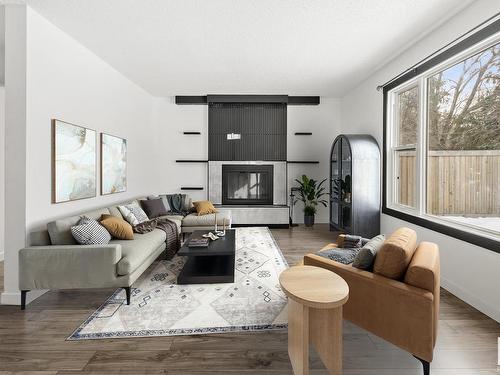 2432 117 Street, Edmonton, AB - Indoor Photo Showing Living Room