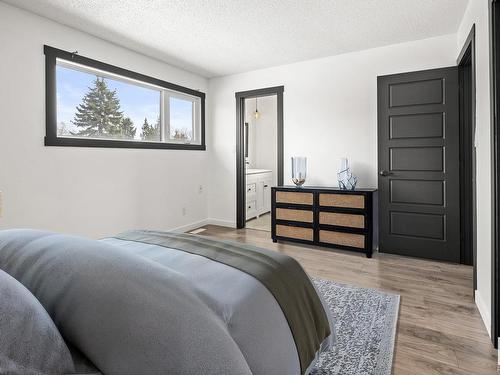 2432 117 Street, Edmonton, AB - Indoor Photo Showing Bedroom