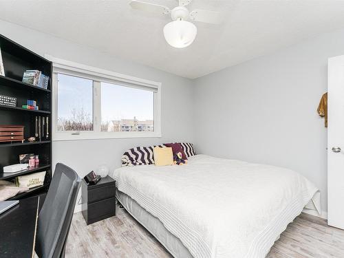 173 Royal Road, Edmonton, AB - Indoor Photo Showing Bedroom