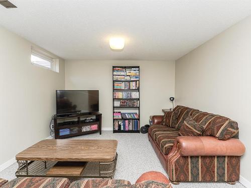 173 Royal Road, Edmonton, AB - Indoor