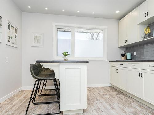 173 Royal Road, Edmonton, AB - Indoor Photo Showing Kitchen