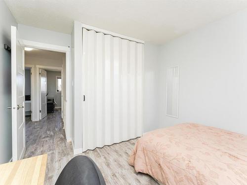 173 Royal Road, Edmonton, AB - Indoor Photo Showing Bedroom