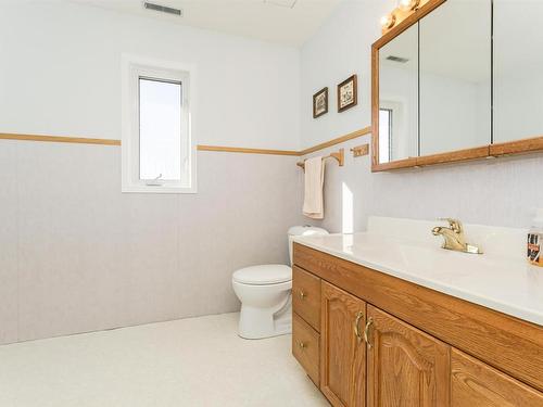 10616 145 Street, Edmonton, AB - Indoor Photo Showing Bathroom