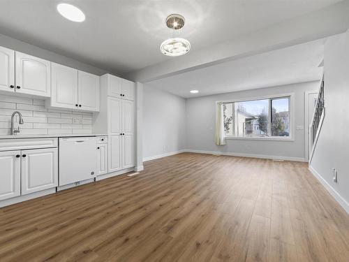 Edmonton, AB - Indoor Photo Showing Kitchen