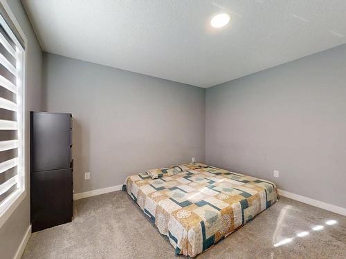 252 41 Avenue, Edmonton, AB - Indoor Photo Showing Bedroom