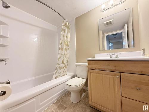 56 11265 31 Avenue, Edmonton, AB - Indoor Photo Showing Bathroom