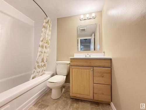 56 11265 31 Avenue, Edmonton, AB - Indoor Photo Showing Bathroom