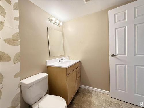 56 11265 31 Avenue, Edmonton, AB - Indoor Photo Showing Bathroom