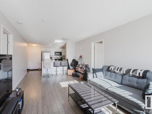 327 1820 Rutherford Road, Edmonton, AB - Indoor Photo Showing Living Room