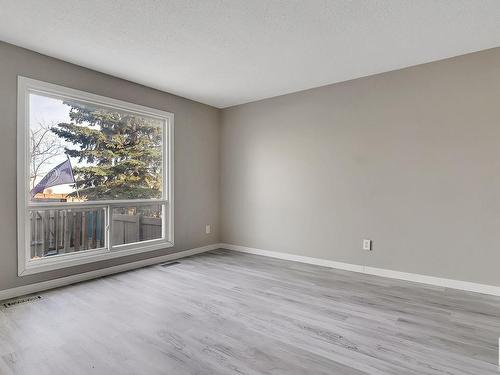 904 Erin Place, Edmonton, AB - Indoor Photo Showing Other Room