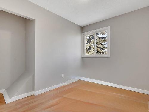 904 Erin Place, Edmonton, AB - Indoor Photo Showing Other Room