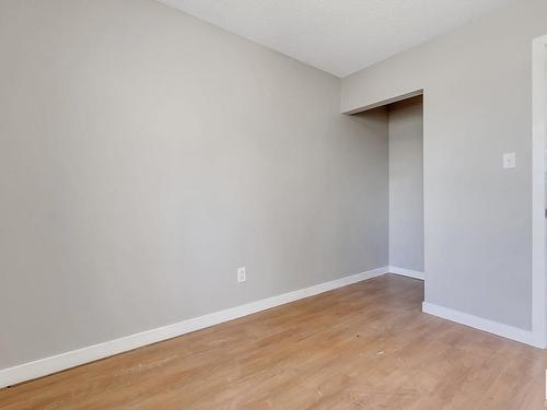 904 Erin Place, Edmonton, AB - Indoor Photo Showing Other Room