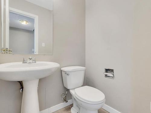 904 Erin Place, Edmonton, AB - Indoor Photo Showing Bathroom