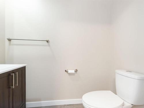 18003 76 Avenue, Edmonton, AB - Indoor Photo Showing Bathroom