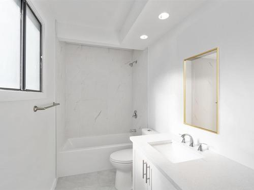 18003 76 Avenue, Edmonton, AB - Indoor Photo Showing Bathroom