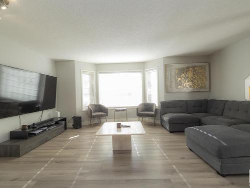 42 1295 Carter Crest Road, Edmonton, AB - Indoor Photo Showing Living Room