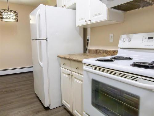 204 10529 93 Street, Edmonton, AB - Indoor Photo Showing Kitchen