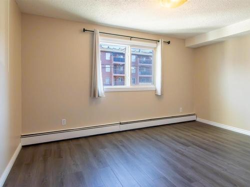 204 10529 93 Street, Edmonton, AB - Indoor Photo Showing Other Room