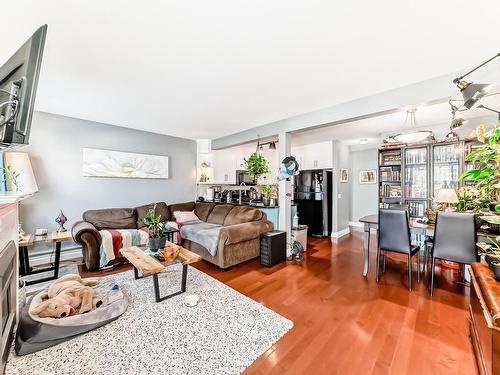 96 230 Edwards Drive, Edmonton, AB - Indoor Photo Showing Living Room