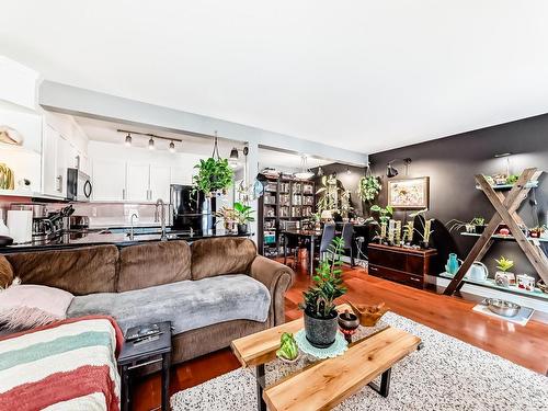 96 230 Edwards Drive, Edmonton, AB - Indoor Photo Showing Living Room