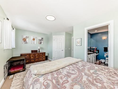 96 230 Edwards Drive, Edmonton, AB - Indoor Photo Showing Bedroom