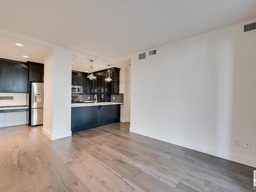 113 11080 Ellerslie Road, Edmonton, AB - Indoor Photo Showing Kitchen