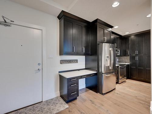 113 11080 Ellerslie Road, Edmonton, AB - Indoor Photo Showing Kitchen