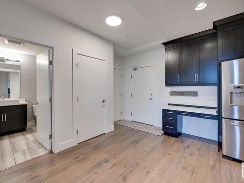 113 11080 Ellerslie Road, Edmonton, AB - Indoor Photo Showing Kitchen